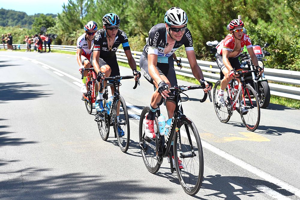 The late move included Philippe Gilbert (BMC), Pieter Serry (Team Etixx-QuickStep), Ryder Hesjedal (Garmin-Cannondale), Mikel Landa (Astana), Warren Barguil (Giant- Alpecin), Damiano Caruso (BMC), Julian Arredondo (Trek Factory), Egor Silin (Katusha) and St&eacute;phane Rossetto (Cofidis)