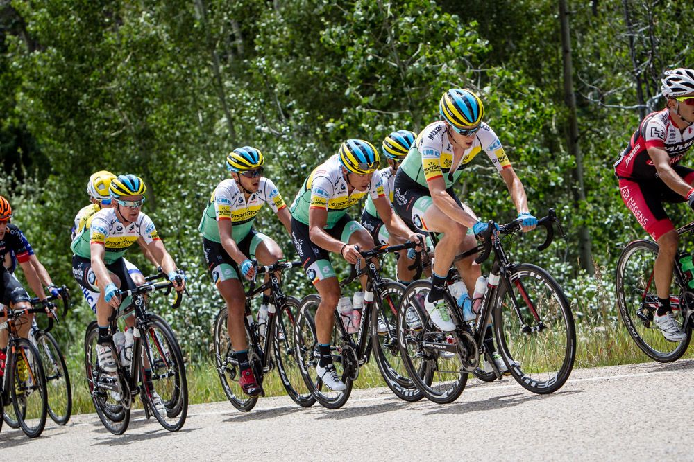 SmartStop moves to the front as they close in on the finish.
