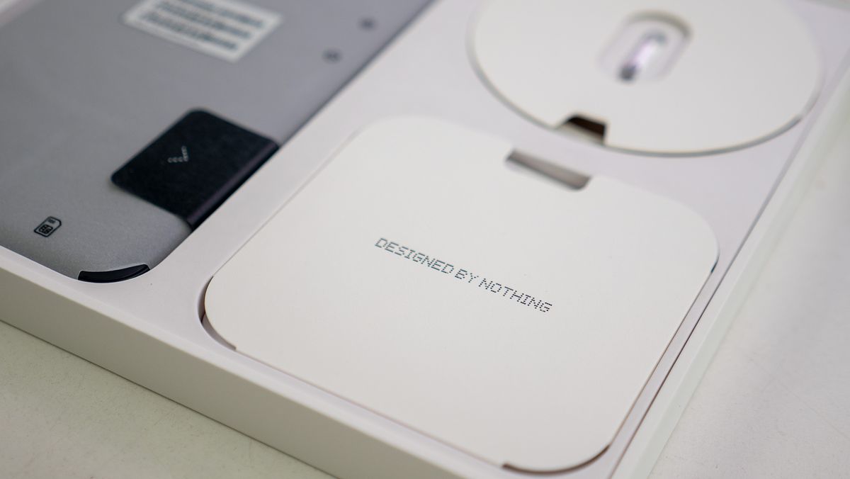 Unboxing the Nothing Phone (2)