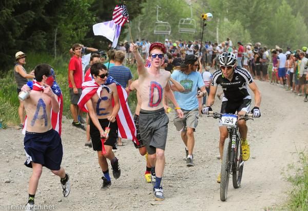 Jeremiah Bishop (Cannondale) is cheered on by the fans