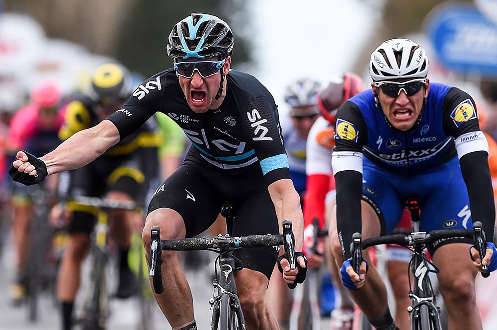 Elia Viviani (Team Sky) out-sprints Marcel Kittel (Etixx-QuickStep)