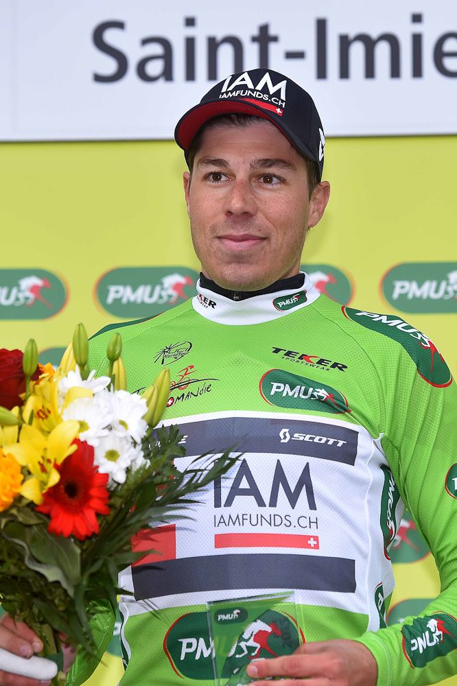 Jonathan Fumeaux in the green Jersey.