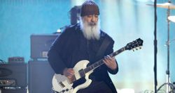 Kim Thayil plays live with his Guild Polara