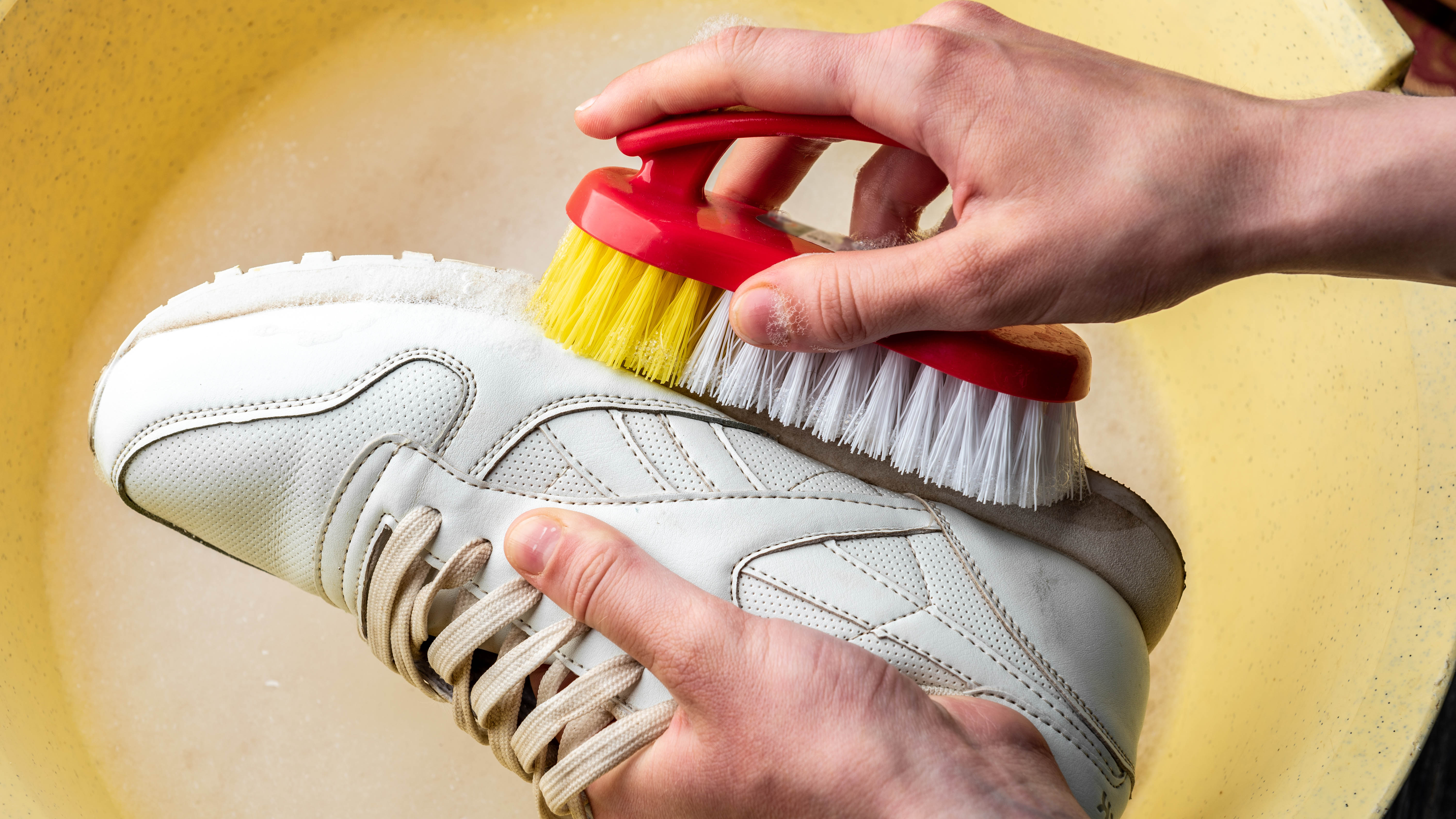 Cleaning dirt from sports shoes