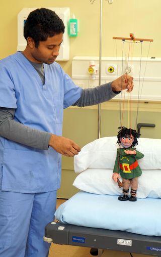 Dr Shaun restores Giant the Pelham Puppet.