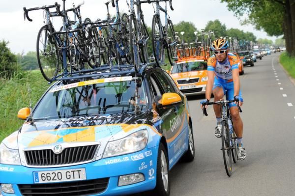 Martijn Maaskant (Garmin-Transitions) back at the team car.