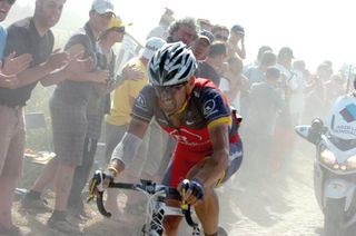 Lance Armstrong (RadioShack) fights to regain contact with the GC contenders after a mechanical on the cobbles.