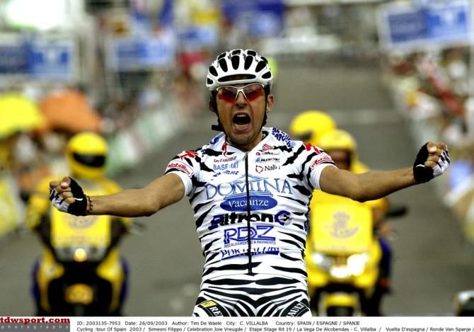 Filippo Simeoni in the 2003 Domina Vacanze team kit