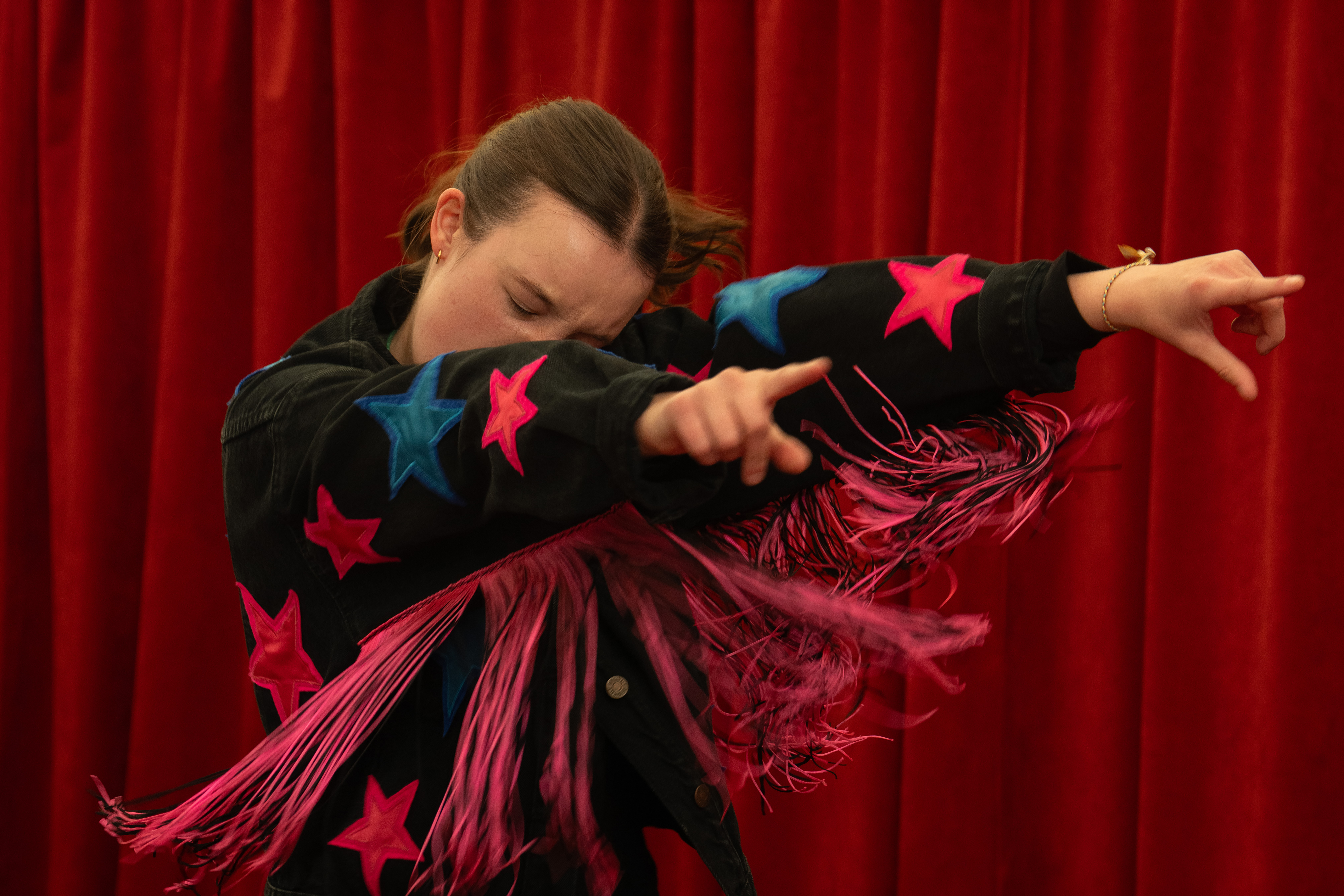 SUNNY DANCER - Bella Ramsey