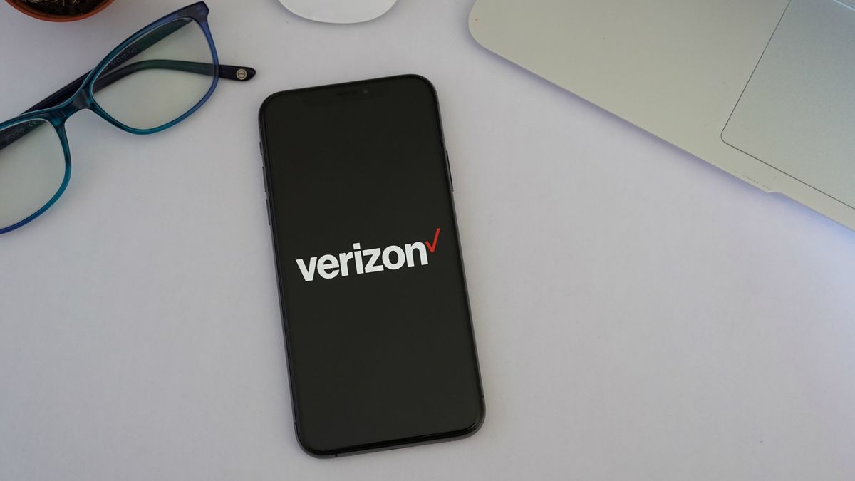 verizon acquires tracfone