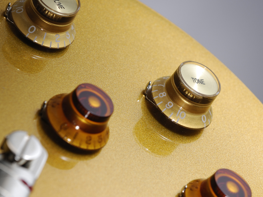 If you're a Joe Bonamassa fan, choosing between this and the Gibson is relatively easy.
