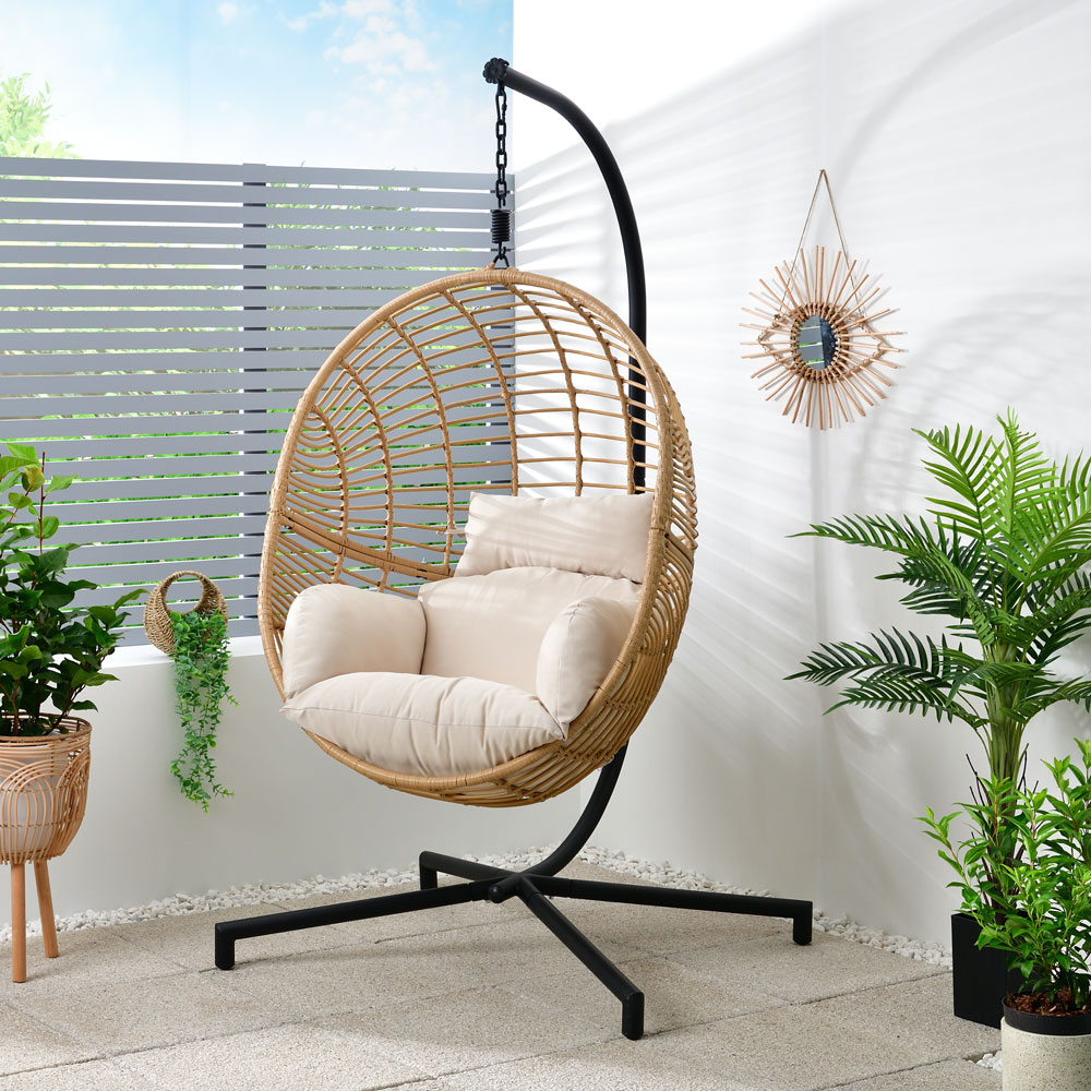 The B&M Hanging Egg Chair Is Back And The New Design Is Stunning - We ...