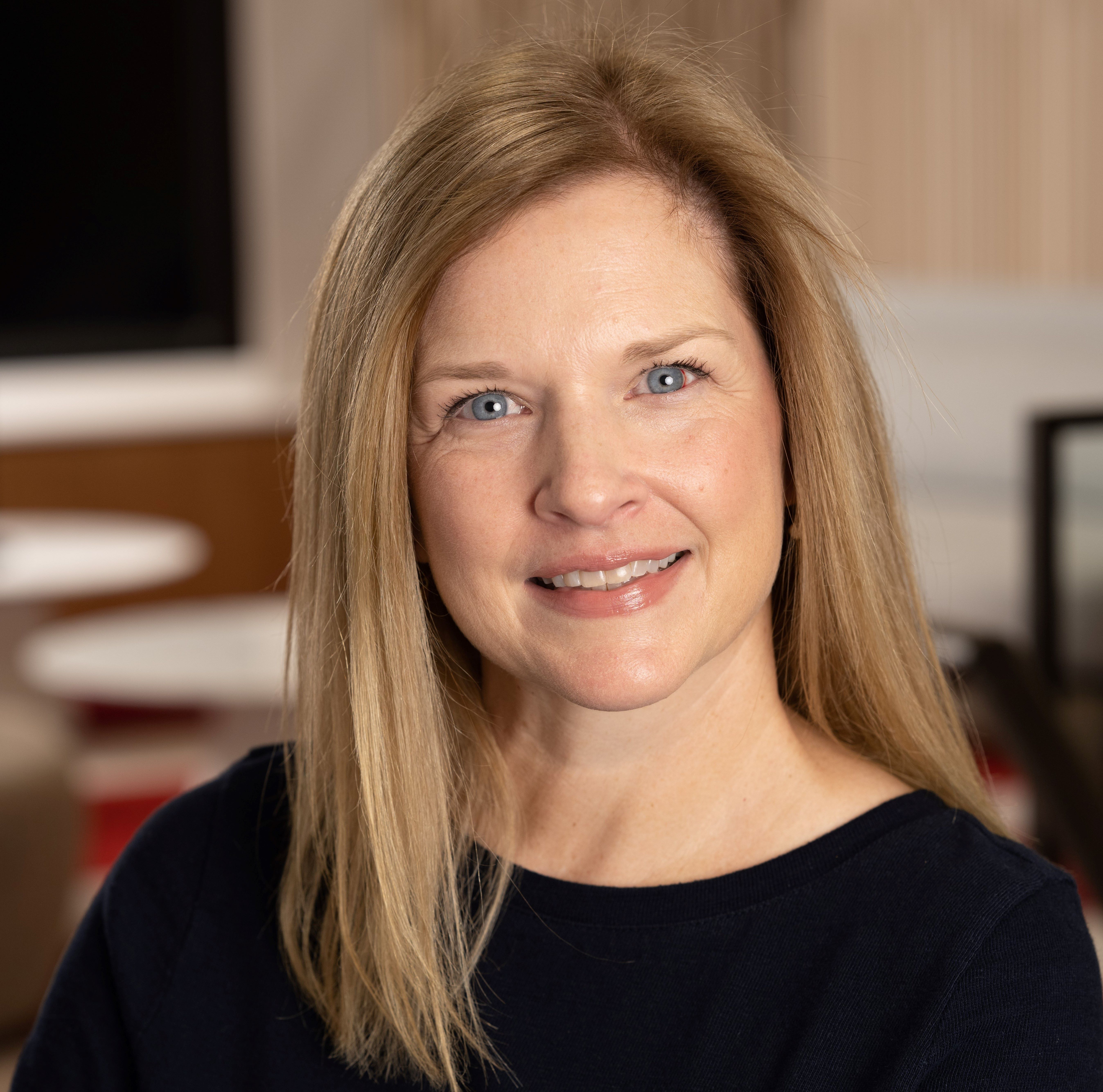 Lori Downs headshot