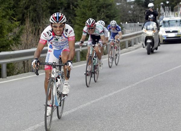 Jackson Rodriguez (Androni Giocattoli) leads the four man break on the ascent to the finish.