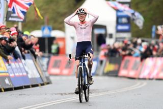 Elite Women - Fem van Empel storms to elite women's title at Cyclocross World Championships