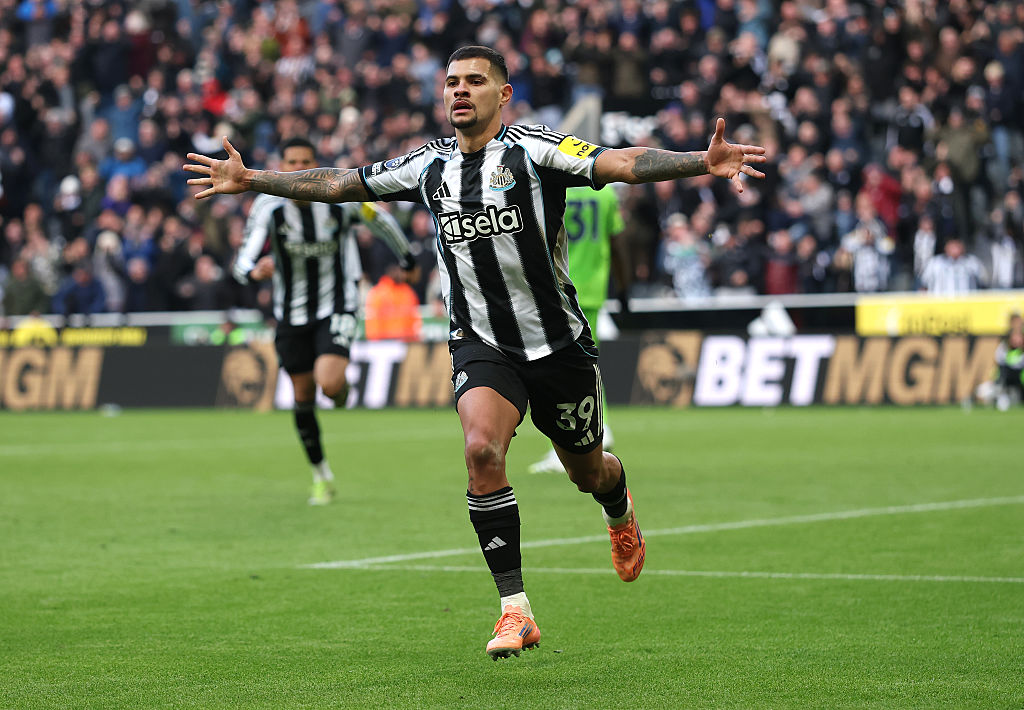 NEWCASTLE UPON TYNE, ENGLAND - OCTOBER 25: Bruno Guimaraes of Newcastle celebrates his winning goal during the Premier League match between Newcastle United and Fulham at St James' Park on October 25, 2025 in Newcastle upon Tyne, England. (Photo by Stu Forster/Getty Images)
