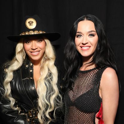 Katy Perry and Beyonce backstage at the iHeartRadio music awards