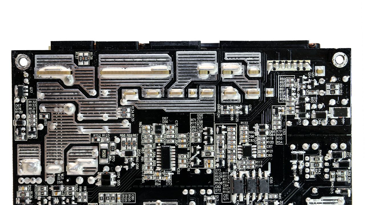 Gigabyte UD750GM