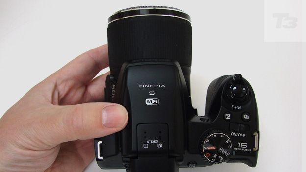 Fujifilm FinePix S9400W review