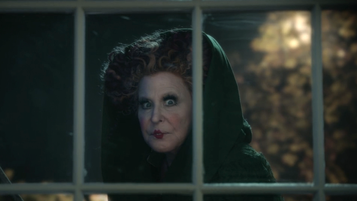 Bette Midler flying in Hocus Pocus 2