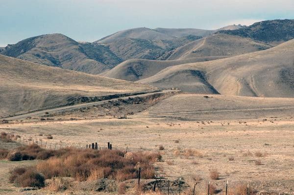 A barren stretch through Del Puerto Canyon...