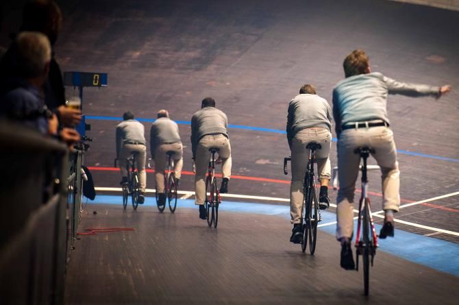 The directeur sportifs go out on track