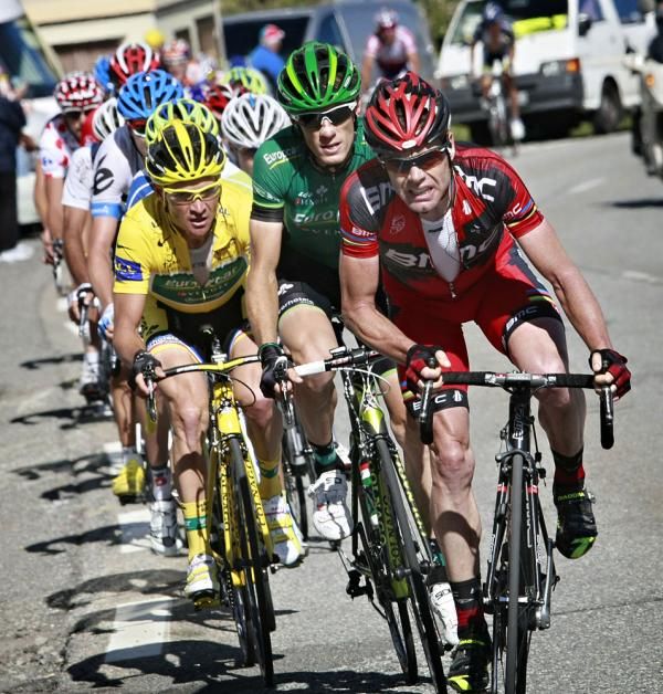 Cadel Evans limited his losses to Schleck, but also helped keep Voeckler in yellow.