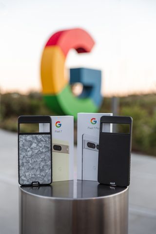 Google Pixel 7 x MOUS