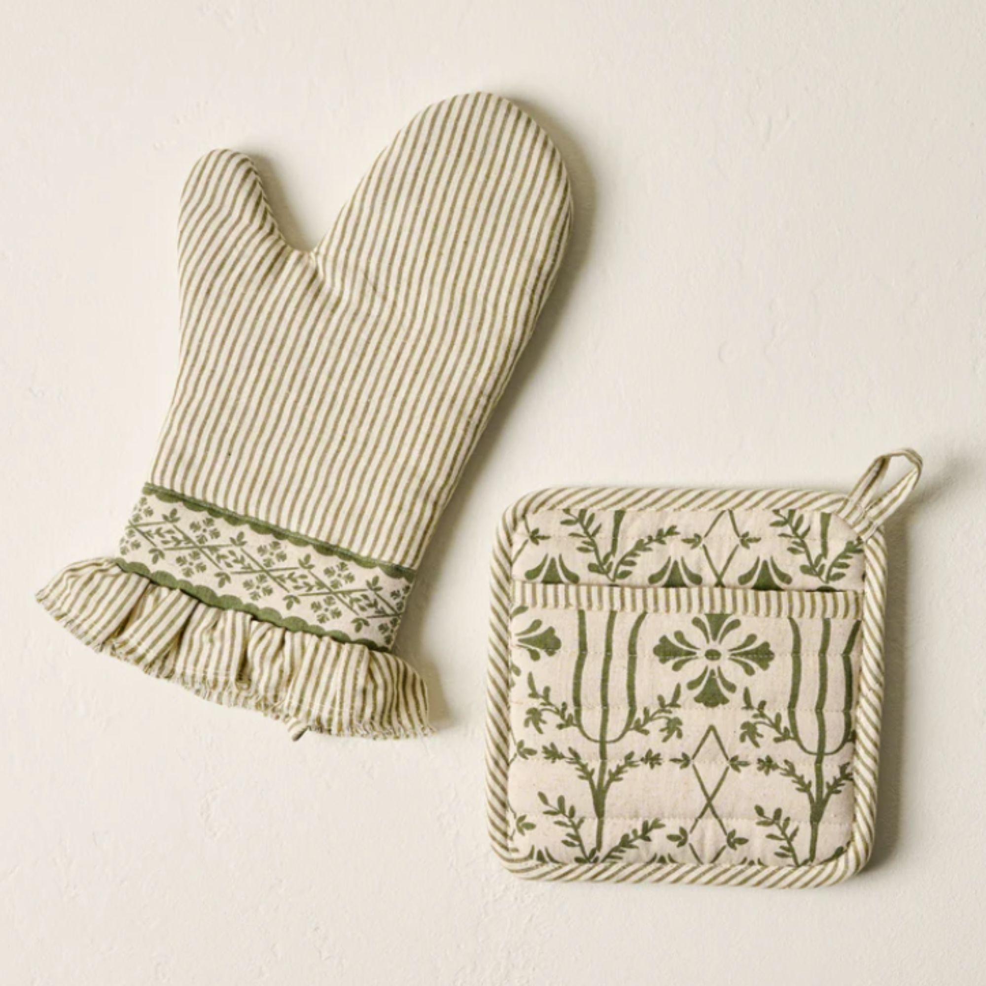 Olive stripe pot holder and oven mitt with floral accents
