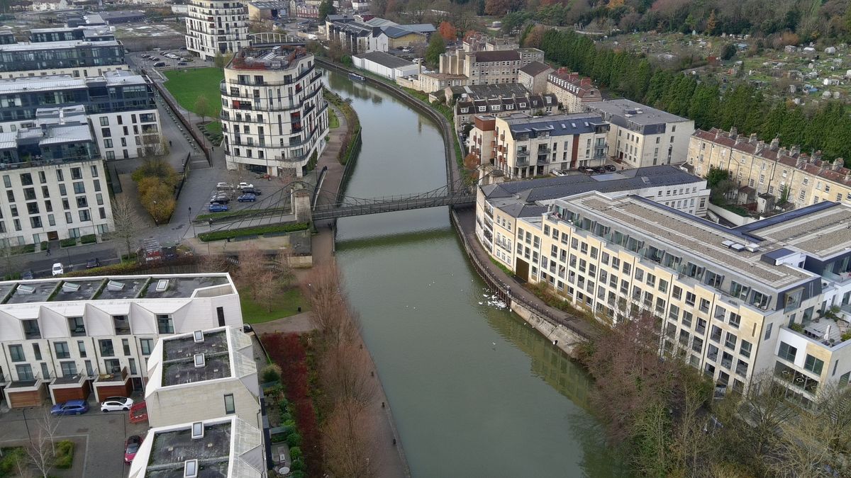 A photo of the River Avon in Bath, UK, taken on a Potensic Atom drone