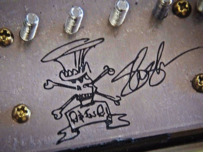 Complete with Slash logo on the base.