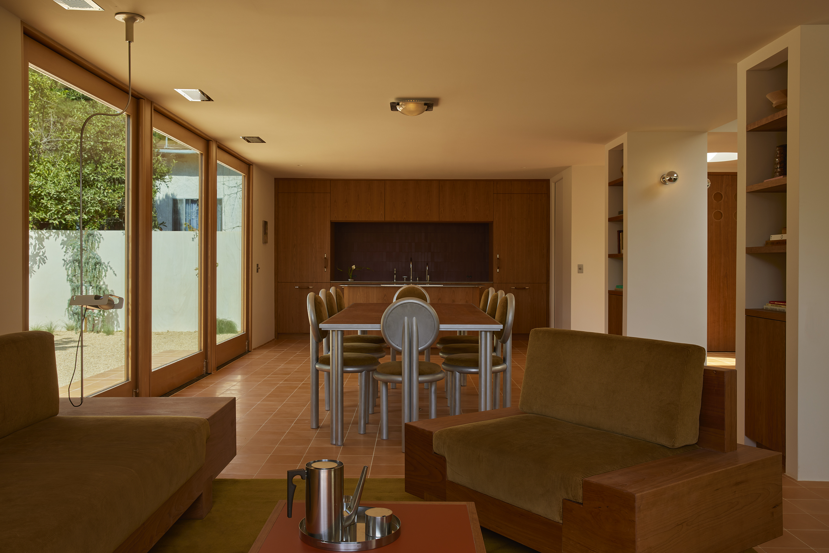 office furnished with cherry wood and terracotta tiles in Los Angeles