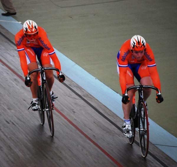 Yvonne Hijgenaar and Willy Kanis lead during the women's team sprint qualifying.