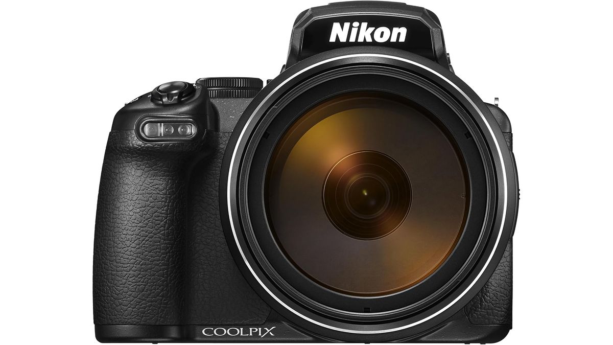 Product photo of the Nikon Coolpix P1100