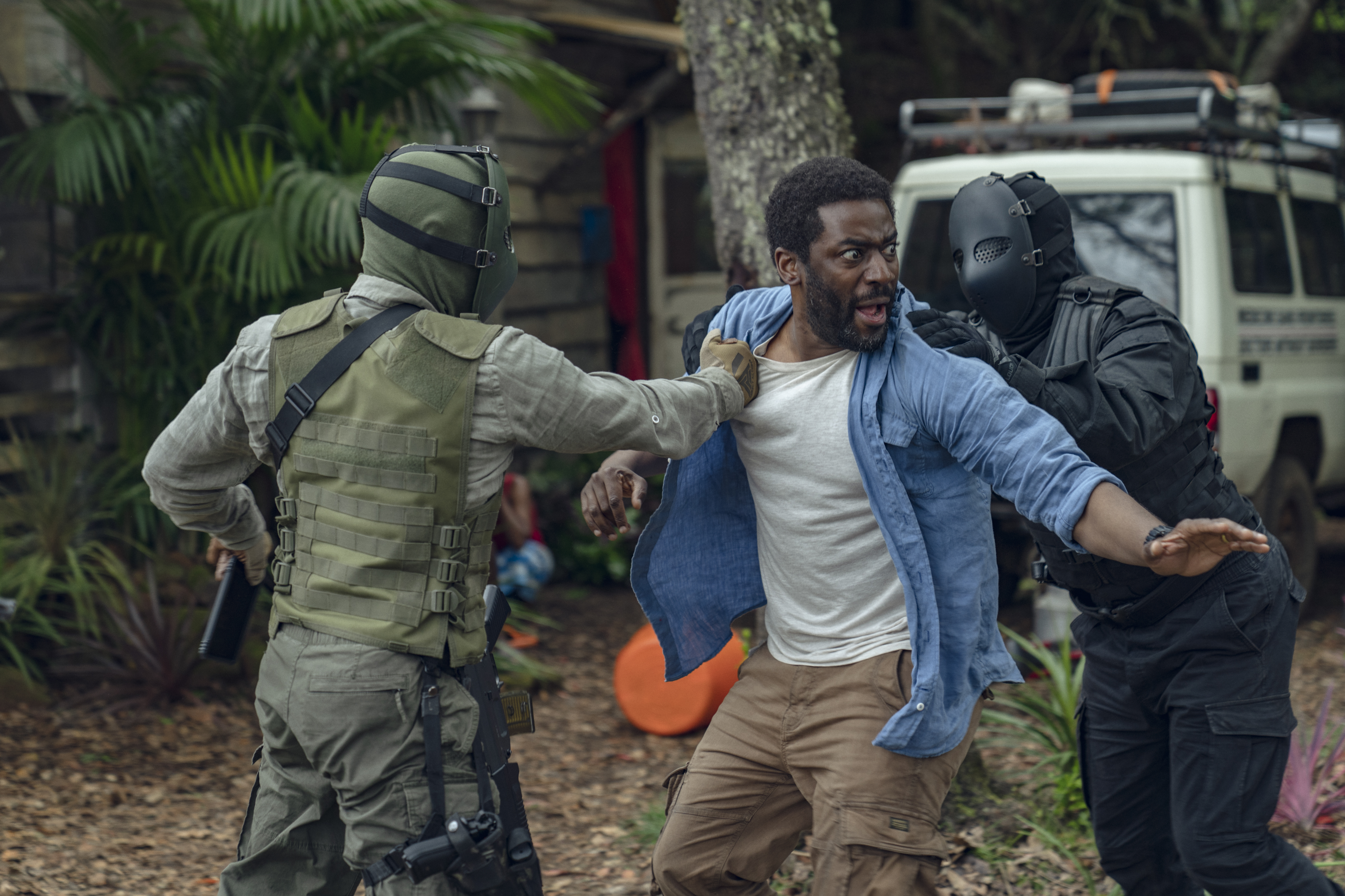 ashley thomas as alex anderson getting kidnapped in hostage