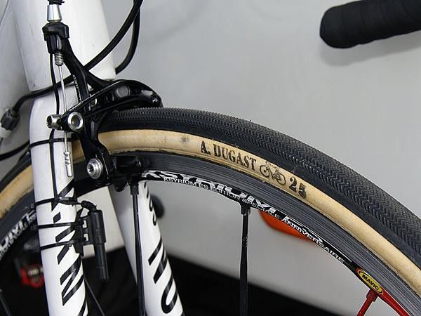 Wesemann's Lightweight wheels were wrapped with 25mm-wide Dugast rubber.