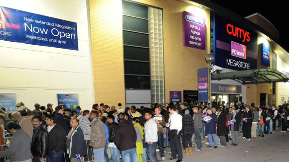 PC World and Currys to open at midnight... for Windows 8