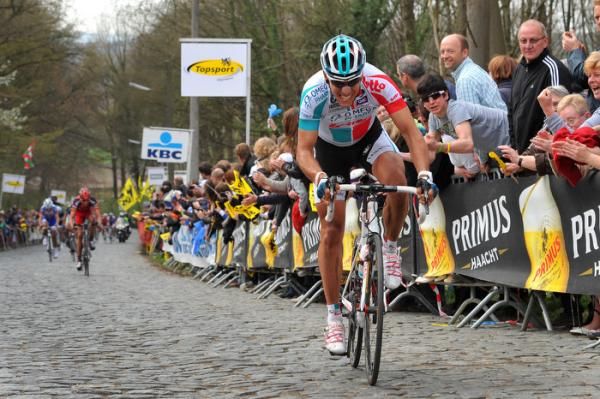 Philippe Gilbert (Omega Pharma-Lotto) put in a strong move on the Bosberg