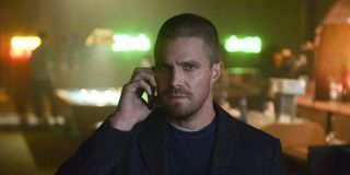 arrow elseworlds crossover stephen amell oliver queen