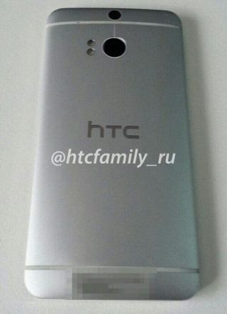 HTC M8 leaked in photo sporting two of everything