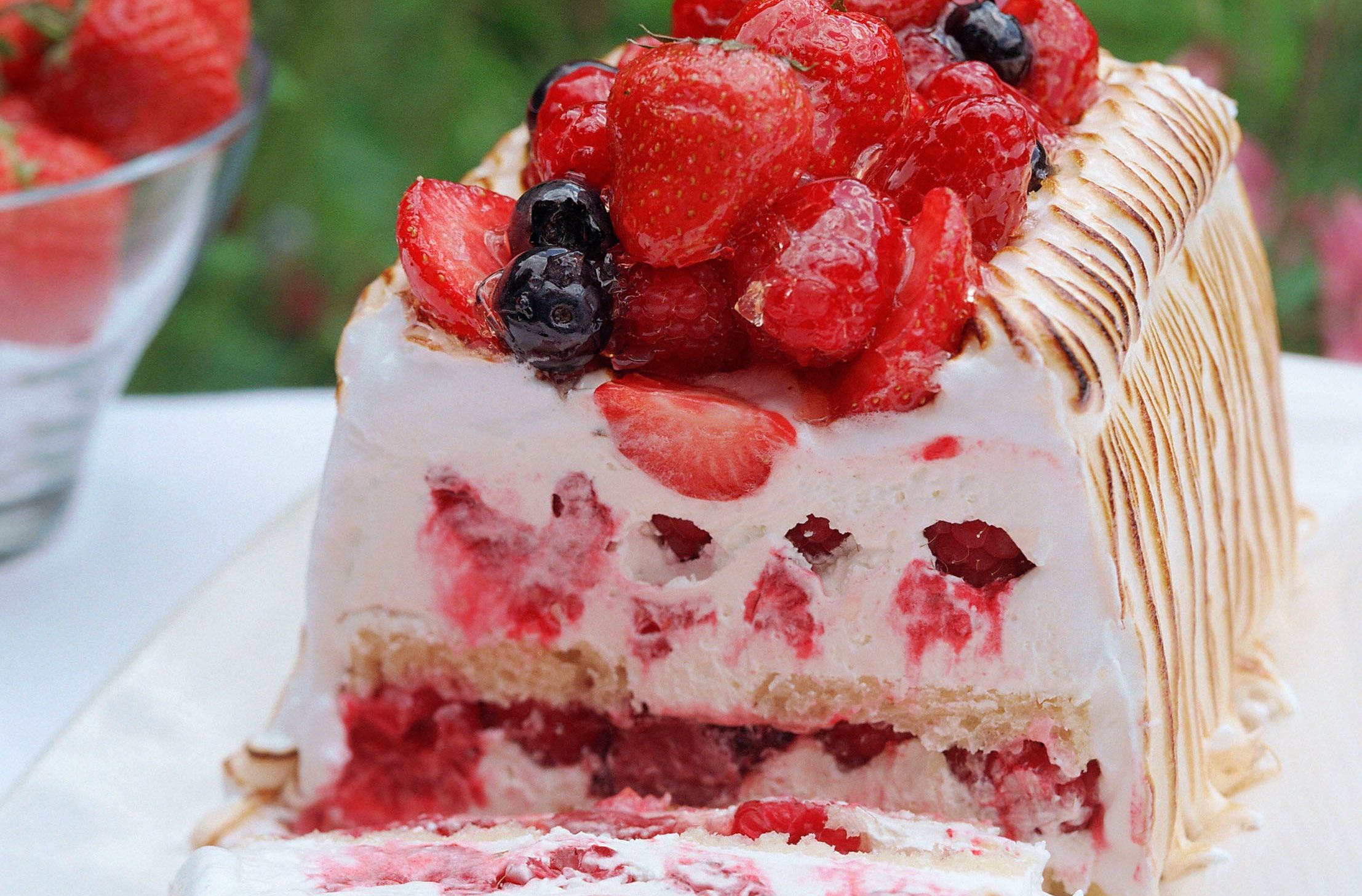 Raspberry meringue terrine recipe