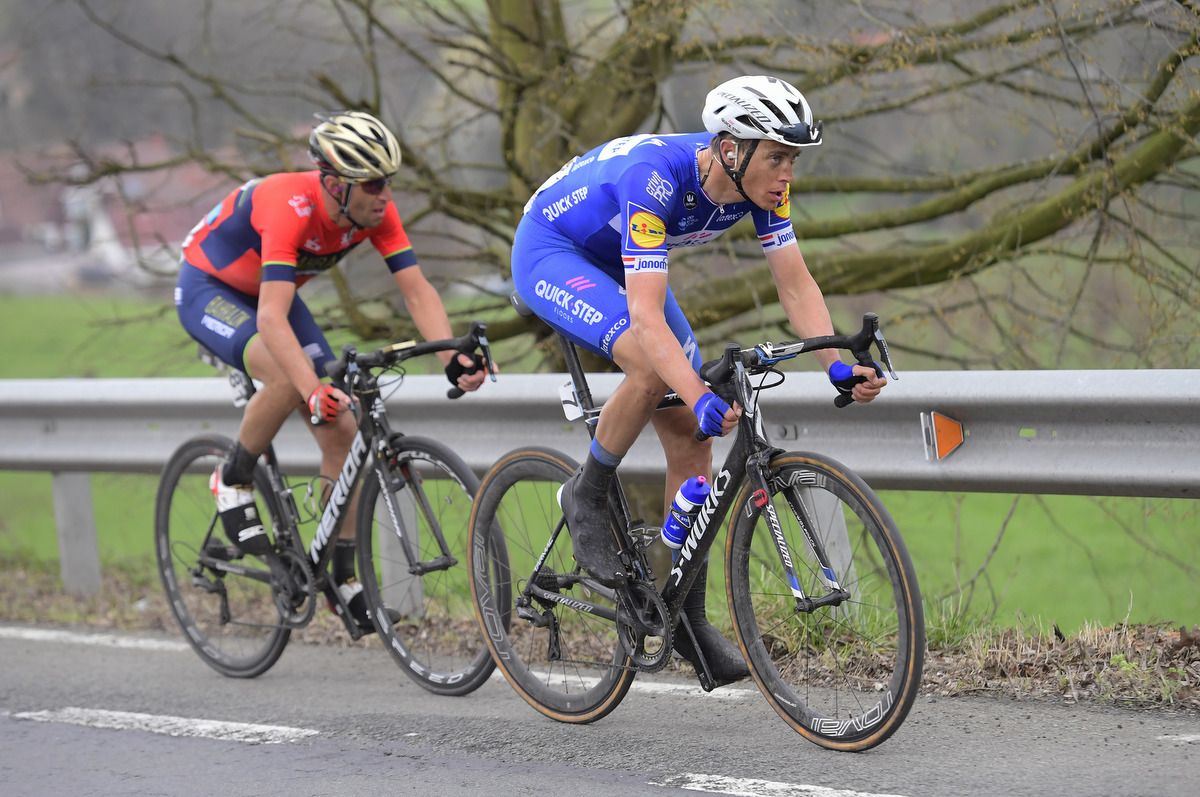 Vincenzo Nibali (Bahrain-Merida) and Niki Terpstra (QuickStep-Floors)