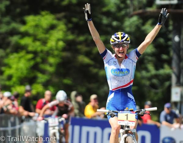 Catherine Pendrel (Luna Pro Team) wins the race and the world cup title