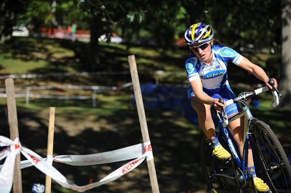 Amy Dombroski chasing back to the front.