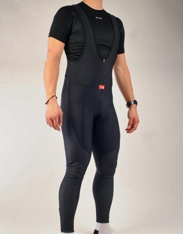 Capo intends its Limited Edition Bib Tight for truly cold conditions with Thermo Roubaix insulation throughout plus wind- and waterproof stretch Windtex Dream panels covering the lower leg, knee and outer thighs.