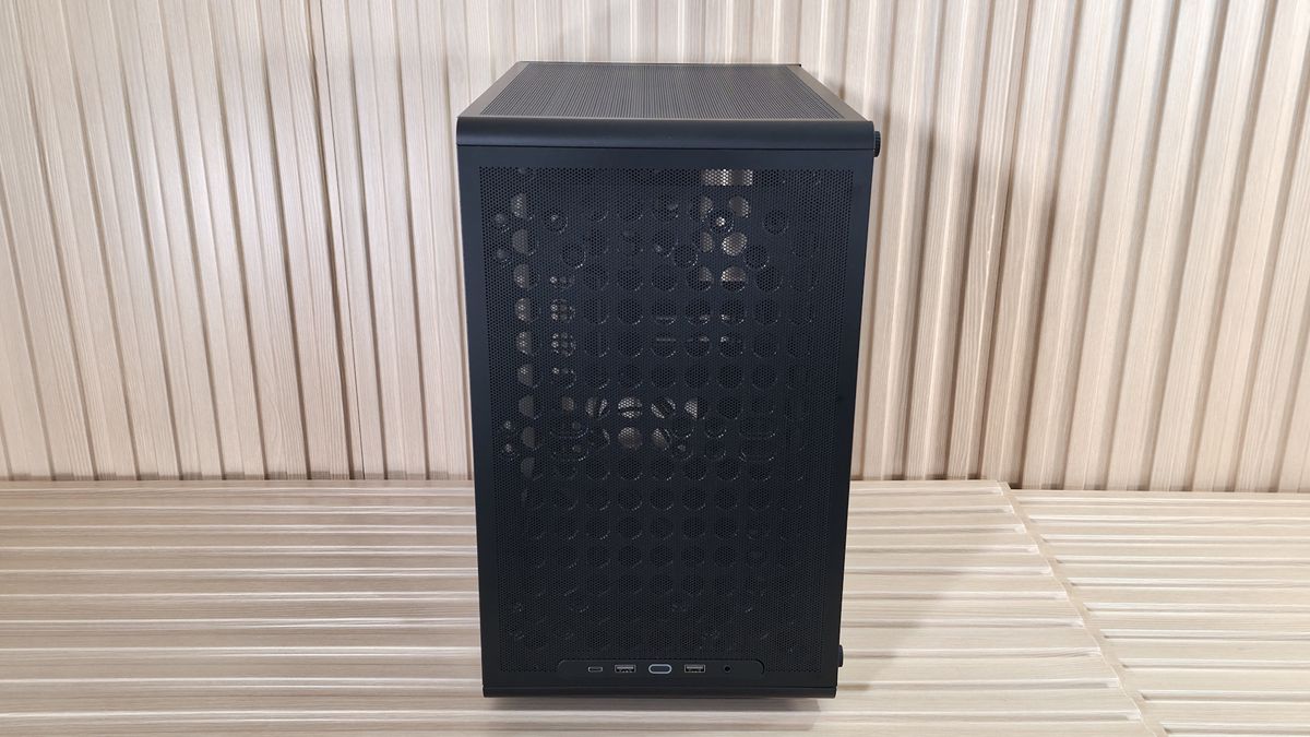 Cooler Master Q300L V3 - Case outside