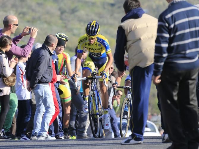 Alberto Contador (Tinkoff-Saxo) solos up the final climb