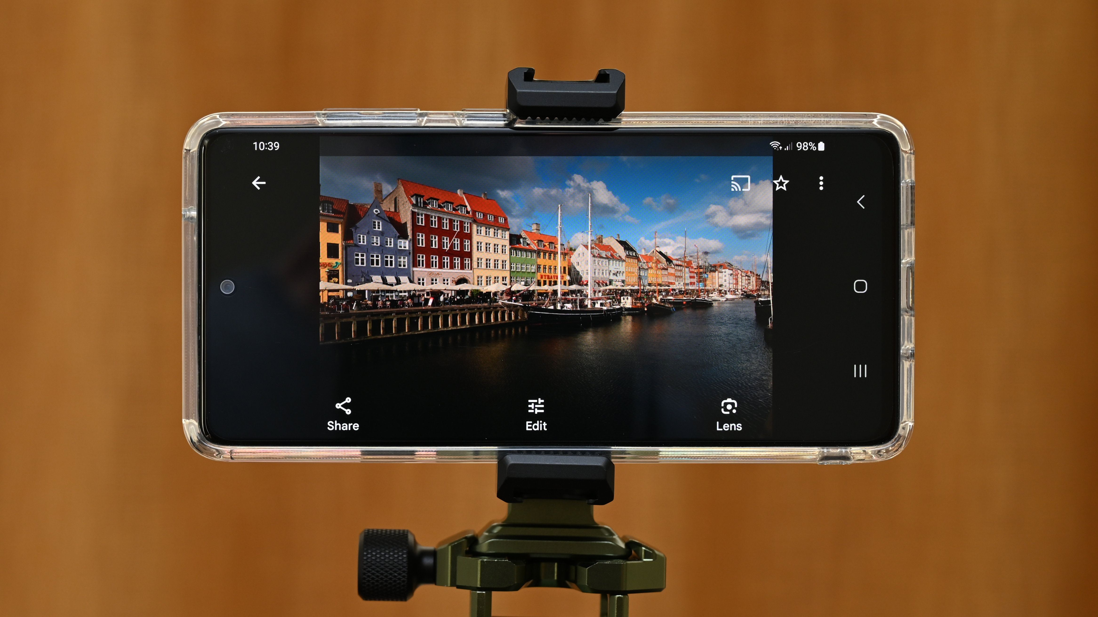 3 Legged Thing Phil smartphone holder and mount