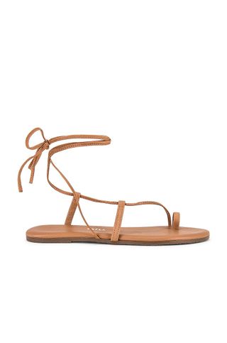 strappy sandals to know