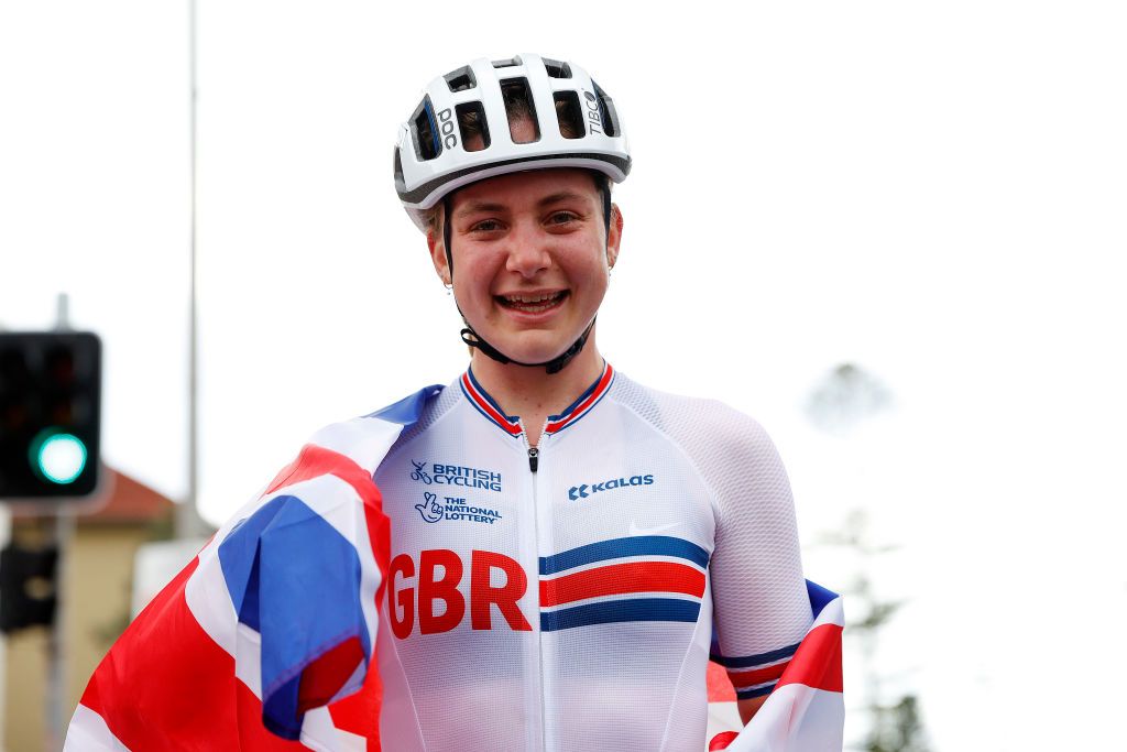 WOLLONGONG AUSTRALIA SEPTEMBER 24 Zoe Backstedt of United Kingdom celebrates winning during the 95th UCI Road World Championships 2022 Women Junior Road Race a 672km one day race from Helensburgh to Wollongong Wollongong2022 on September 24 2022 in Wollongong Australia Photo by Con ChronisGetty Images